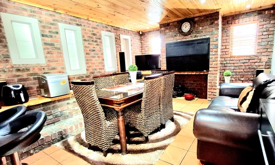 7 Bedroom Property for Sale in Heather Park Western Cape